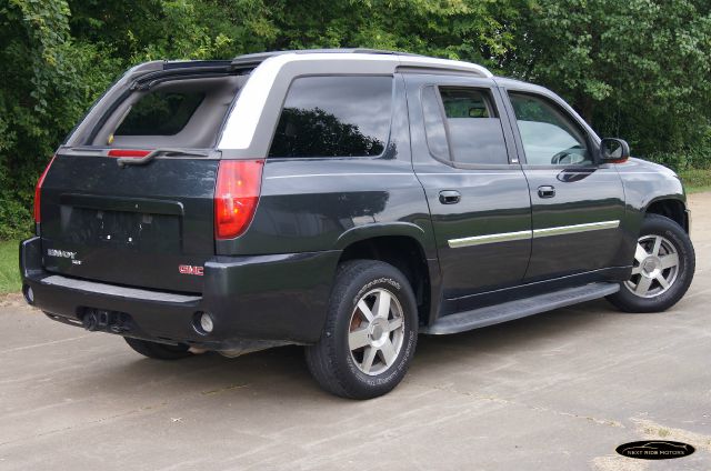 2005 GMC Envoy XUV 4 Dr 2.5 Sedan