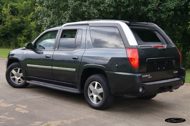 2005 GMC Envoy XUV 4 Dr 2.5 Sedan