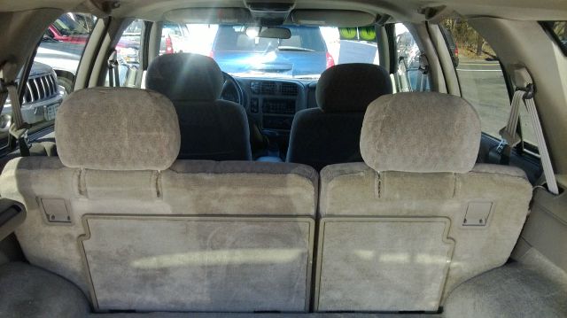 2000 GMC Jimmy LT WB Disney PKG