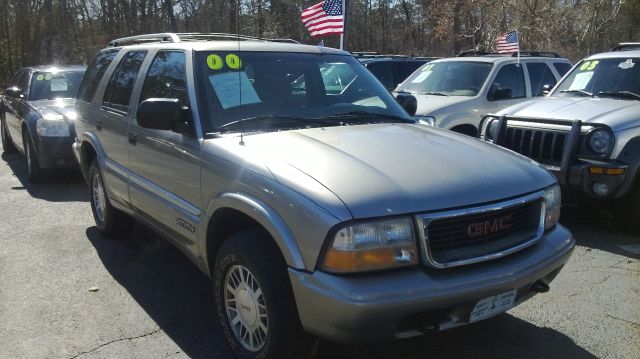 2000 GMC Jimmy LT WB Disney PKG