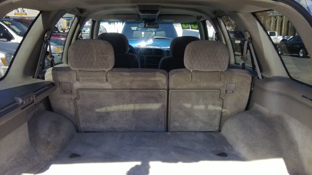 2000 GMC Jimmy LT WB Disney PKG