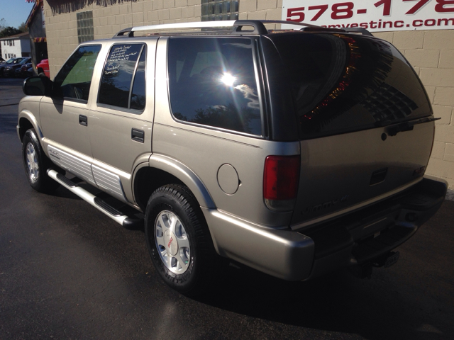 2000 GMC Jimmy LT WB Disney PKG