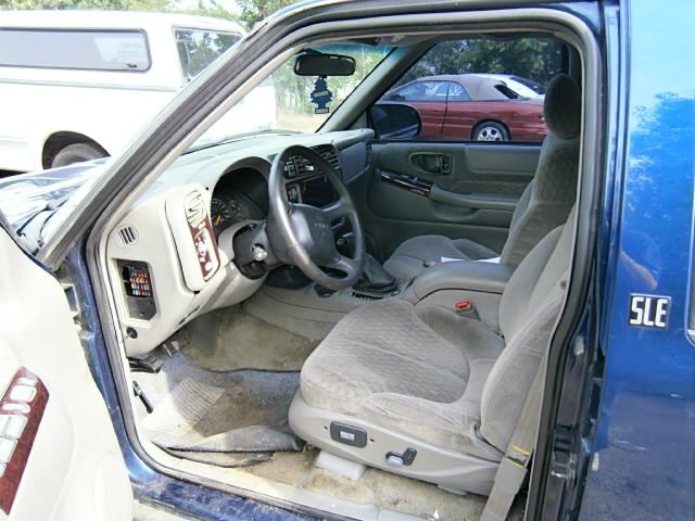 2001 GMC Jimmy L Sport Utility