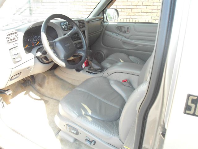 2000 GMC Jimmy or Envoy 1500 SLT 4X4