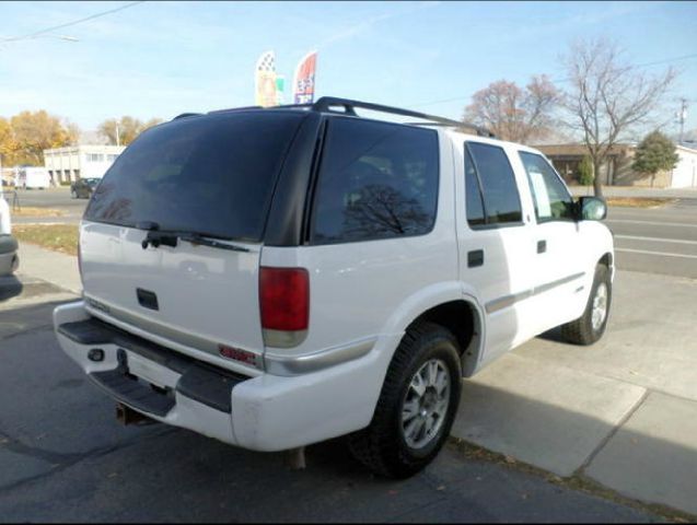 2000 GMC Jimmy or Envoy 1500 SLT 4X4