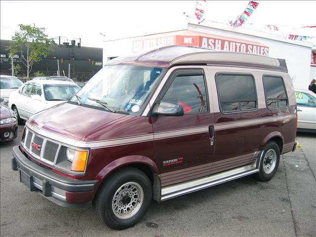 1992 GMC Safari LS S