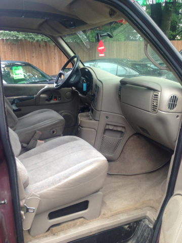 1996 GMC Safari 2004 Jeep Sport