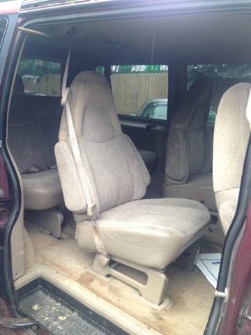 1996 GMC Safari 2004 Jeep Sport