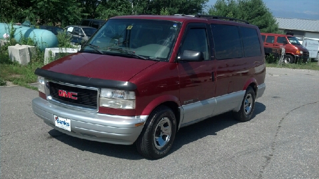 1998 GMC Safari 2004 Jeep Sport