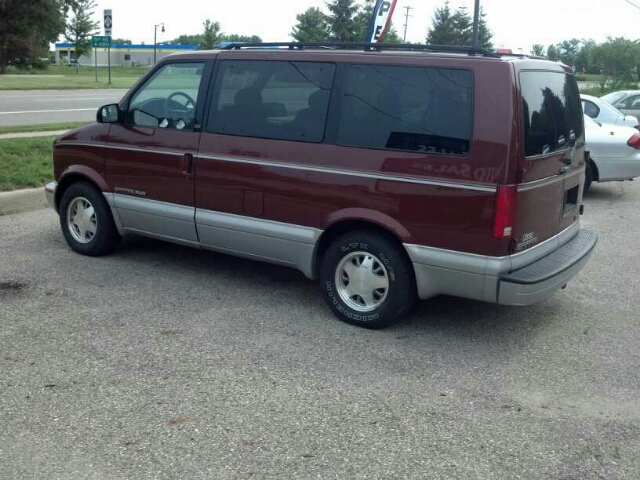 1998 GMC Safari 4WD Crew Cab 167 LTZ
