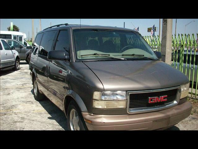 1999 GMC Safari FX35 AWD
