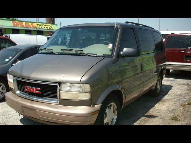 1999 GMC Safari FX35 AWD