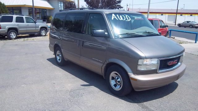 1999 GMC Safari CLUB