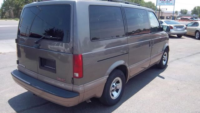 1999 GMC Safari CLUB