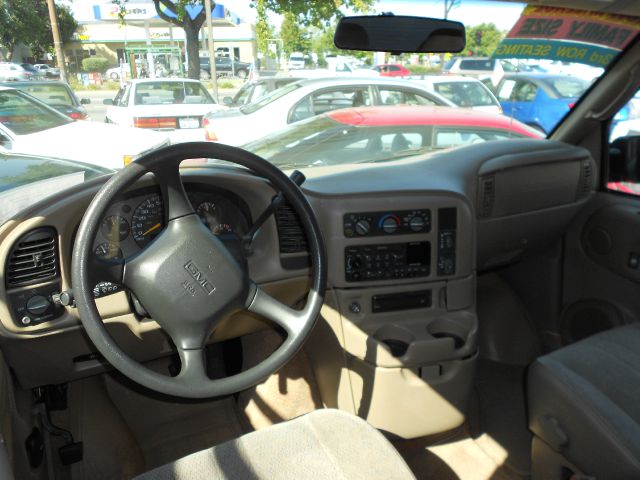 1999 GMC Safari FX35 AWD