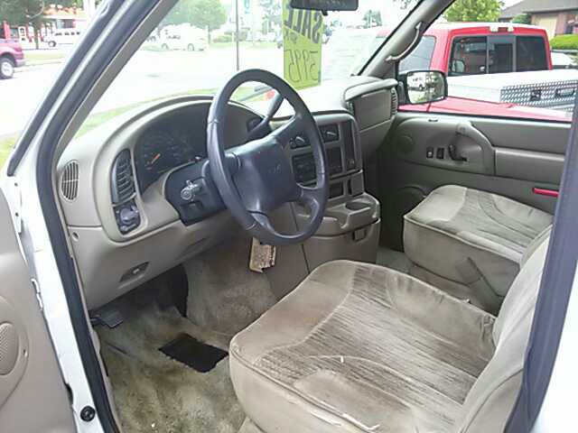 2000 GMC Safari LS S