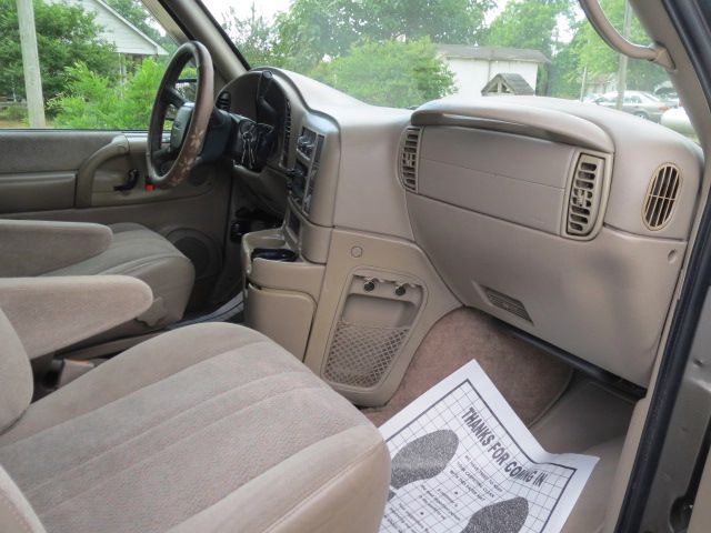 2000 GMC Safari 4wd