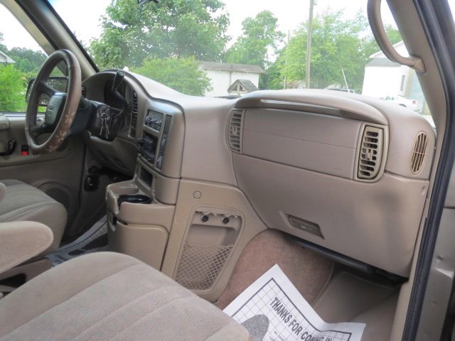2000 GMC Safari 4wd
