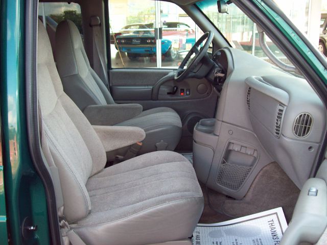 2000 GMC Safari 4wd