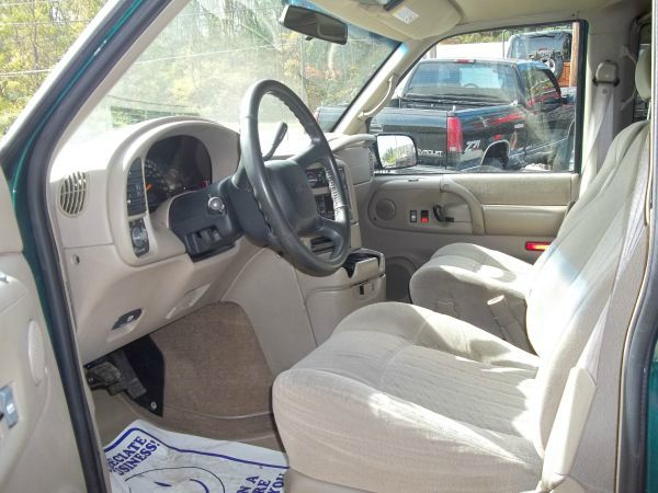 2000 GMC Safari EX - DUAL Power Doors