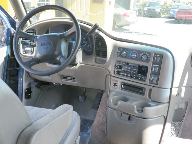 2001 GMC Safari FX35 AWD