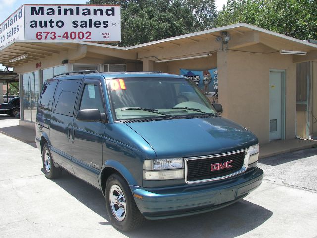 2001 GMC Safari FX35 AWD