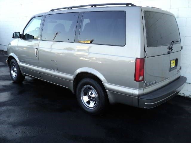 2001 GMC Safari FX35 AWD