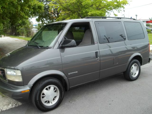 2002 GMC Safari FX35 AWD