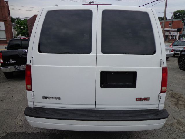 2003 GMC Safari FX35 AWD