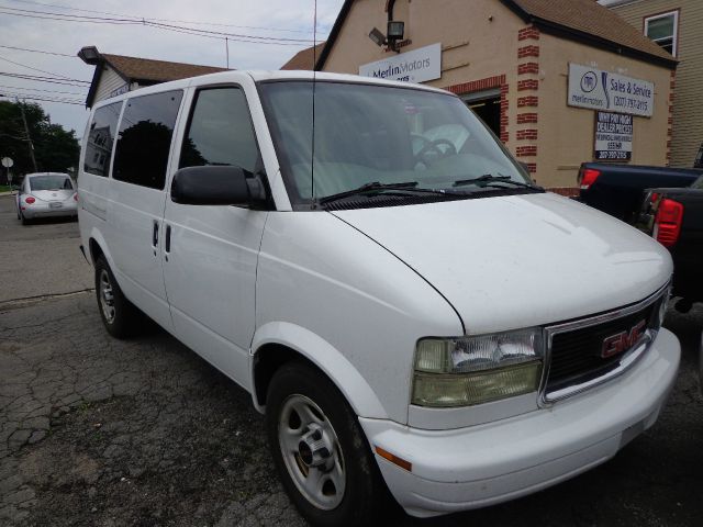 2003 GMC Safari FX35 AWD