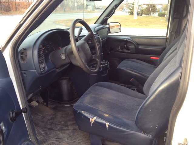 2003 GMC Safari 6MT Sport REAR Steer