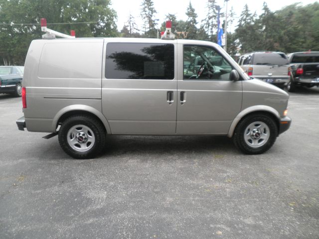 2004 GMC Safari SL AWD CVT Leatherroof