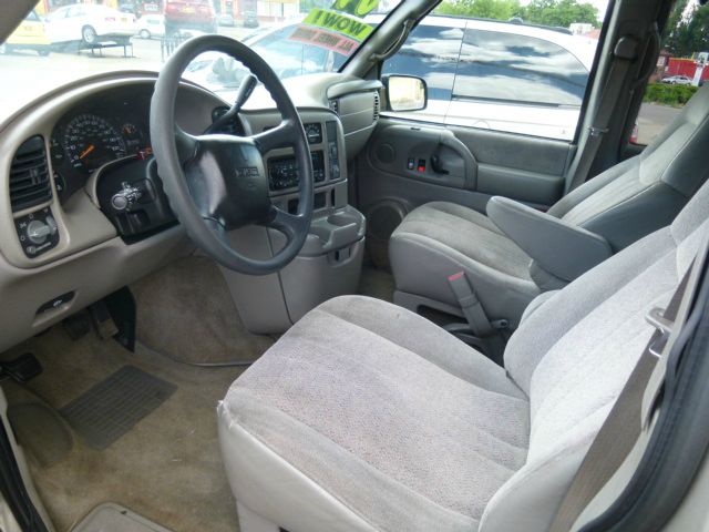2004 GMC Safari Unknown