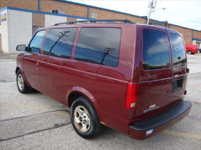 2004 GMC Safari Lariat Super Duty