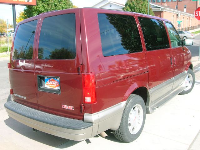 2005 GMC Safari CLUB