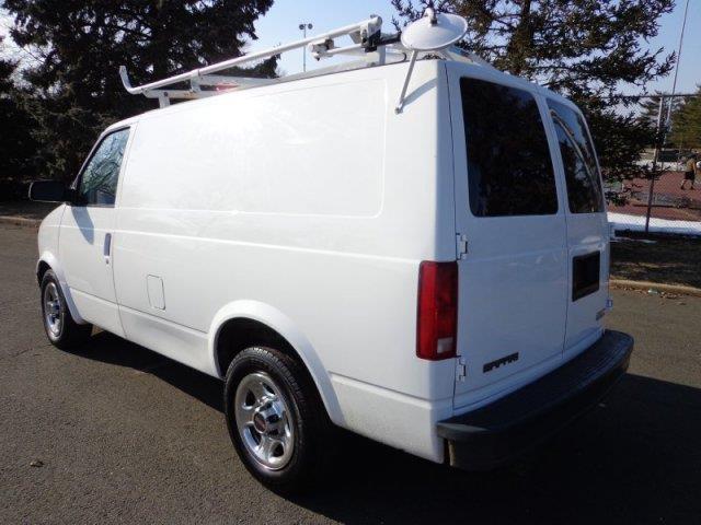 2005 GMC Safari Cargo Lariat 4WD FX4