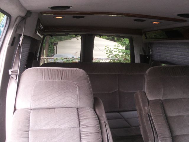 1999 GMC Savana 2004.5 4dr Sdn 1.8T Quattro Au