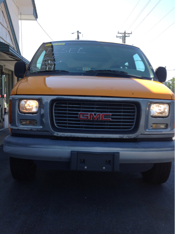 1999 GMC Savana LS 5-spd