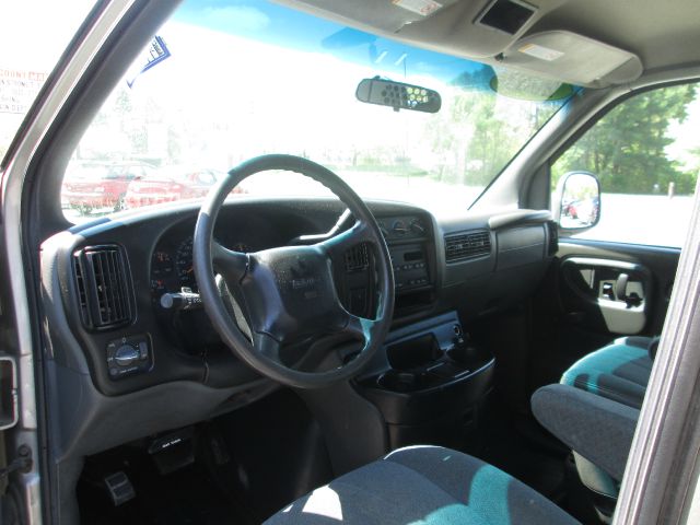 2000 GMC Savana AWD 3LT