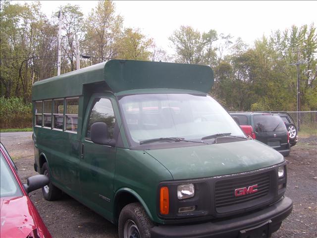 2000 GMC Savana Base