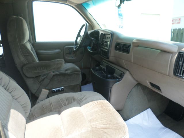 2000 GMC Savana 2004.5 4dr Sdn 1.8T Quattro Au