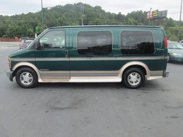 2000 GMC Savana Premium Plus W/navigation