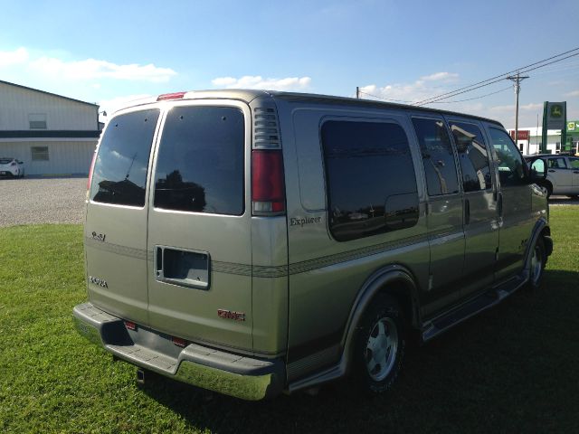 2001 GMC Savana 5d Wagon SE w/XM 2WD