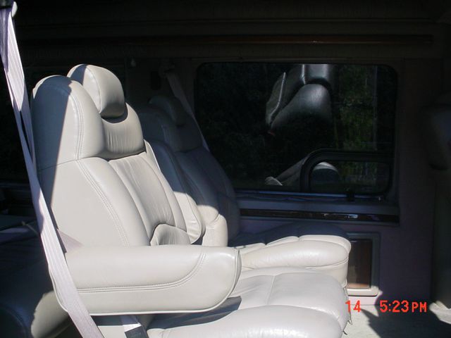 2001 GMC Savana 2004.5 4dr Sdn 1.8T Quattro Au