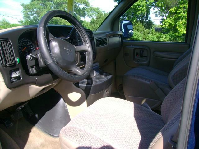 2002 GMC Savana FWD CX LTD Avail