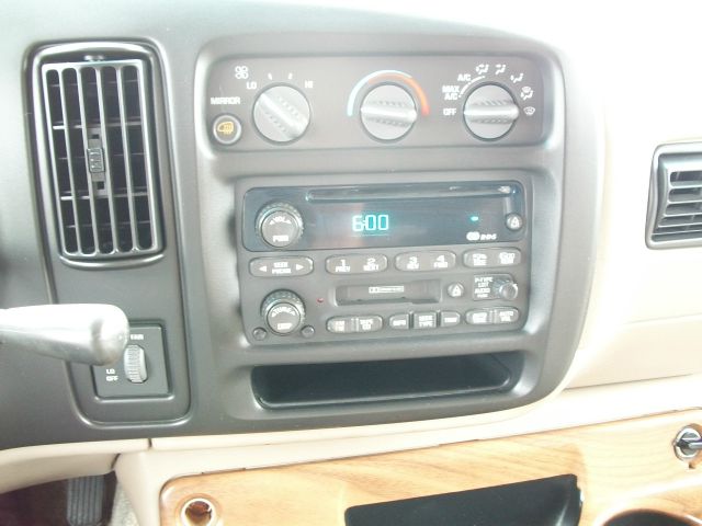 2002 GMC Savana 2004.5 4dr Sdn 1.8T Quattro Au