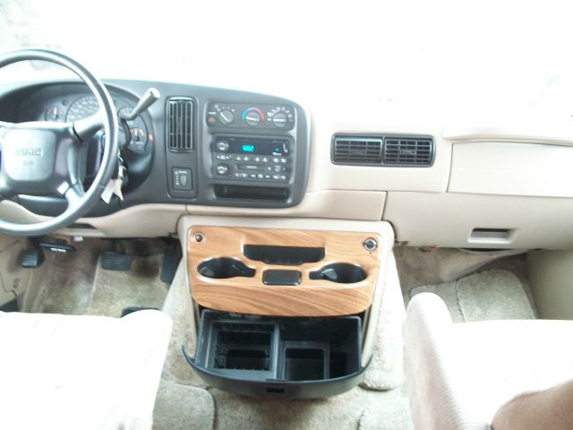 2002 GMC Savana 2004.5 4dr Sdn 1.8T Quattro Au