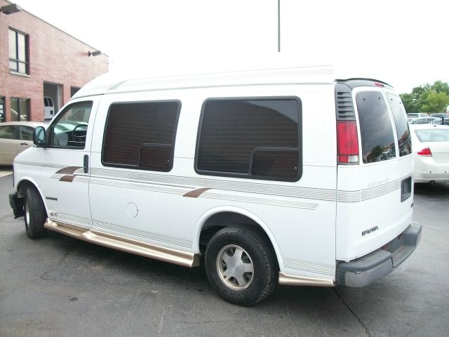 2002 GMC Savana 2004.5 4dr Sdn 1.8T Quattro Au