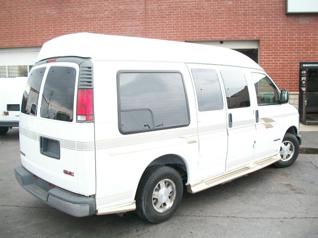 2002 GMC Savana 2004.5 4dr Sdn 1.8T Quattro Au