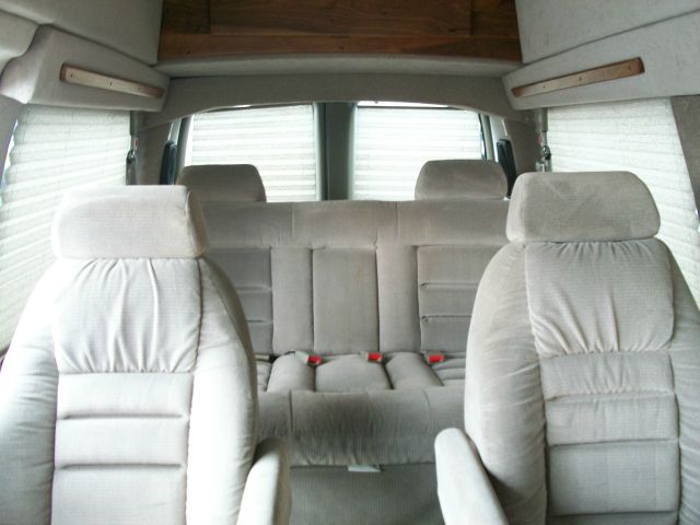 2002 GMC Savana 2004.5 4dr Sdn 1.8T Quattro Au